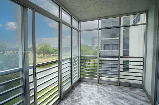 $320,000 | 3510 Oaks Way, Unit 408, Pompano Beach, FL 33069