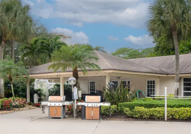 $320,000 | 3510 Oaks Way, Unit 408, Pompano Beach, FL 33069