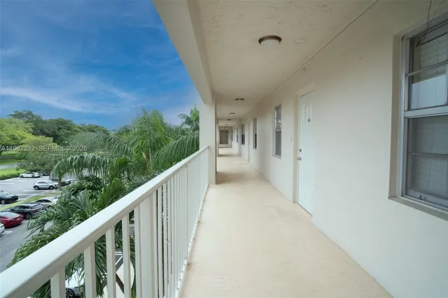 $320,000 | 3510 Oaks Way, Unit 408, Pompano Beach, FL 33069
