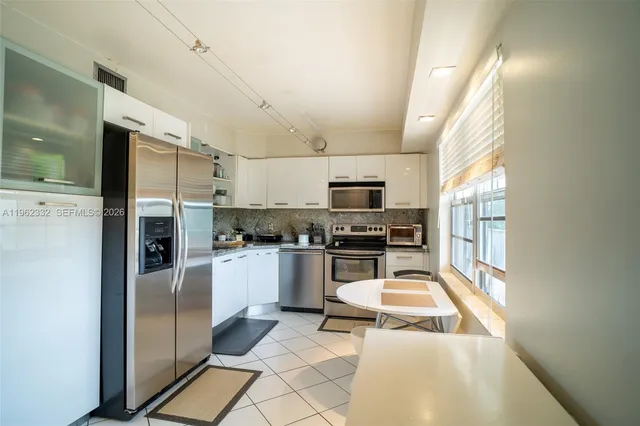 $320,000 | 3510 Oaks Way, Unit 408, Pompano Beach, FL 33069