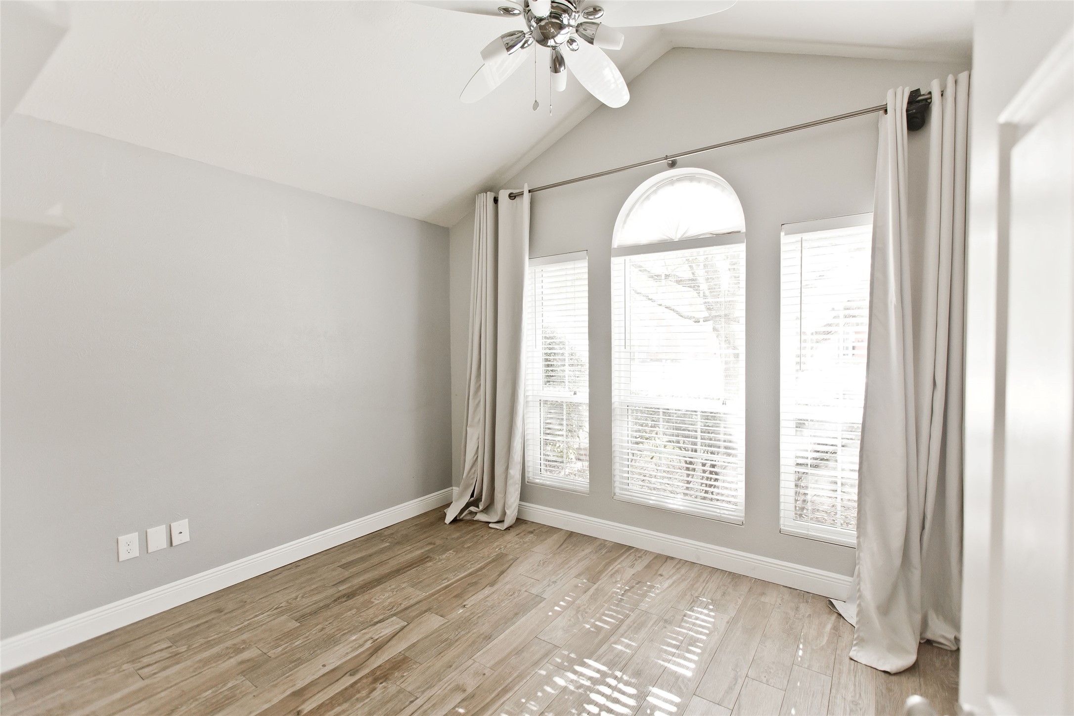 5807 Walkabout Way Katy, TX 77450 - Photo 19 of 25 a view of an empty room with a window