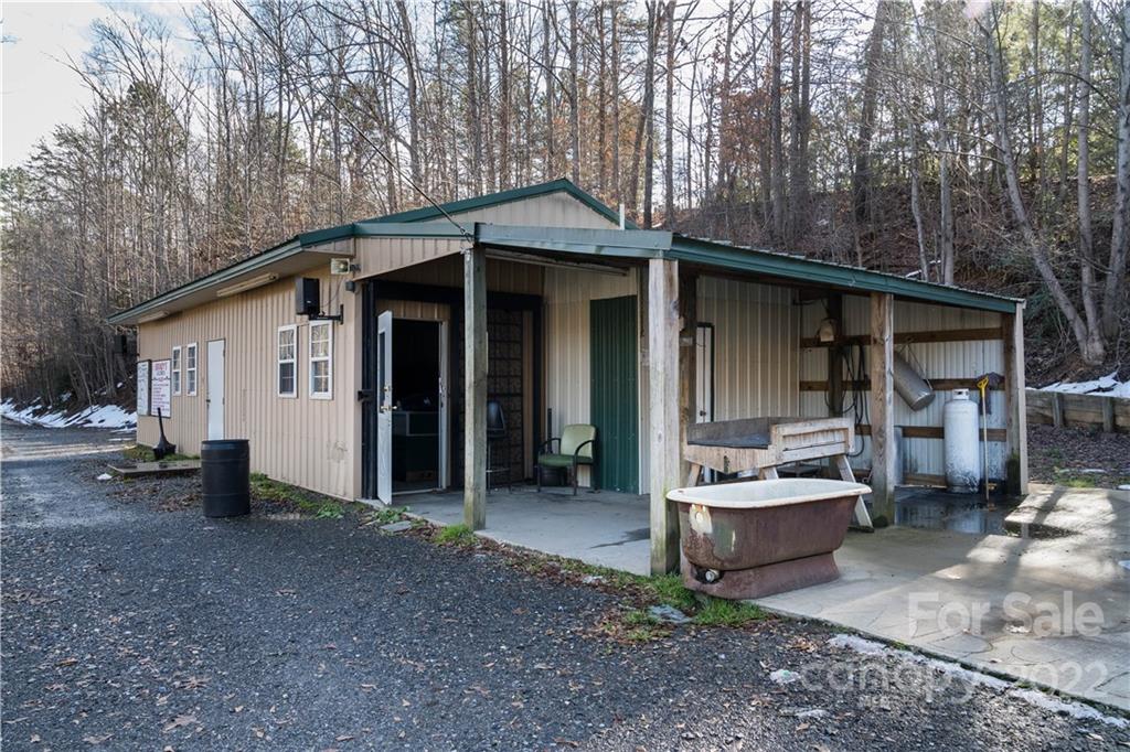 124 Hughey Lake Road Blacksburg, SC 29702 - Photo 12 of 30 Gallery Image 12
