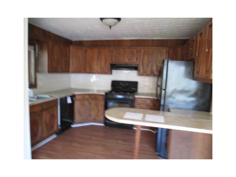 31 Gerald Street Pawtucket, RI 02860 - Photo 4 of 7 Kitchen.