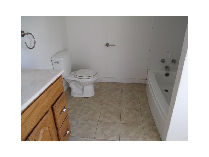 31 Gerald Street Pawtucket, RI 02860 - Photo 6 of 7 Bathroom.