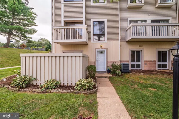 $2,000 | 7938 Bentley Village Drive, Unit 32C, Springfield, VA 22152