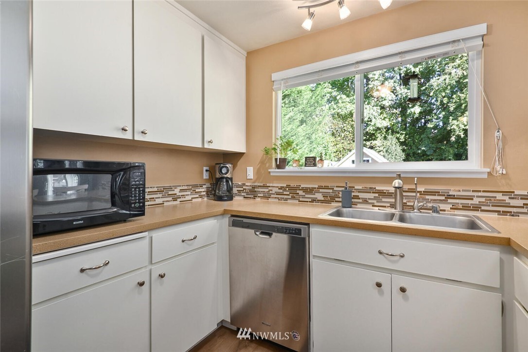 19240 146th Avenue Southeast Renton, WA 98058 - Photo 13 of 28 Gallery Image 13