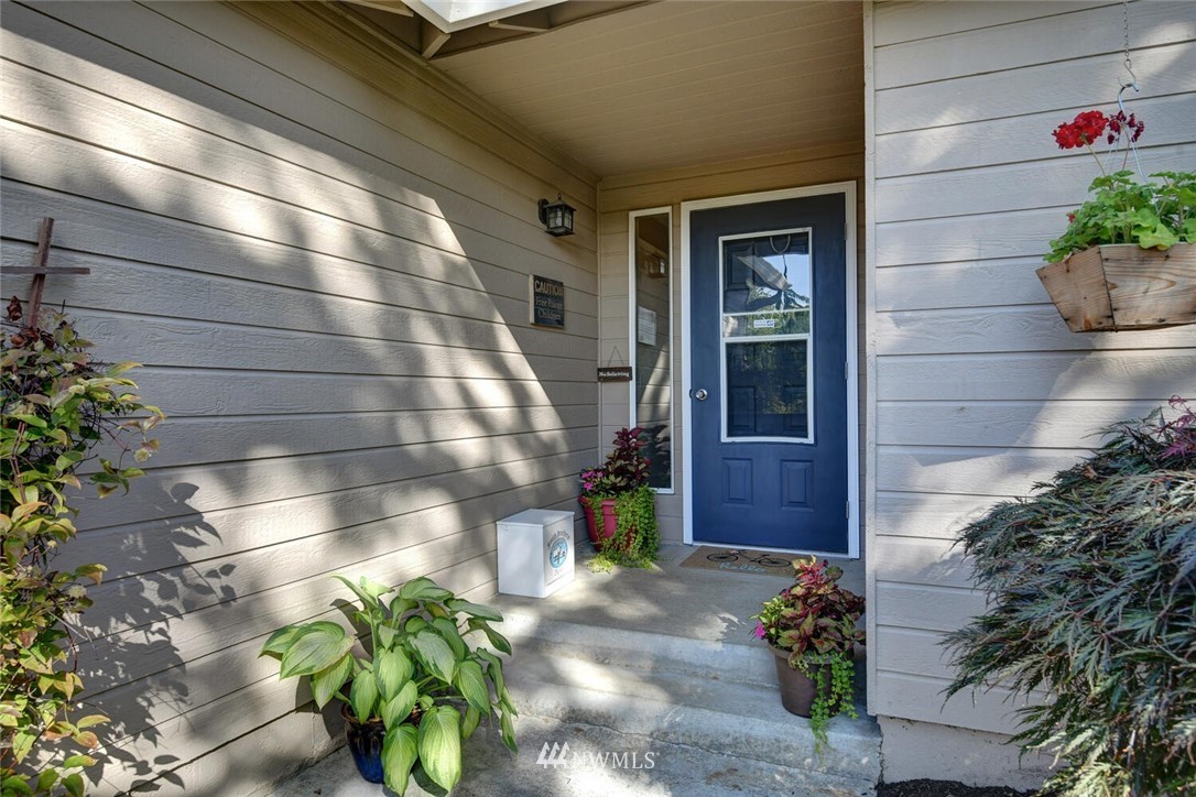 19240 146th Avenue Southeast Renton, WA 98058 - Photo 4 of 28 Gallery Image 4