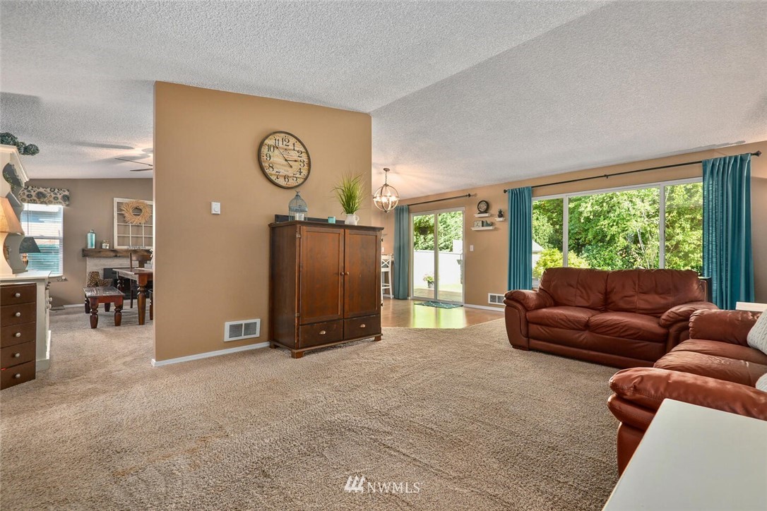 19240 146th Avenue Southeast Renton, WA 98058 - Photo 5 of 28 Gallery Image 5