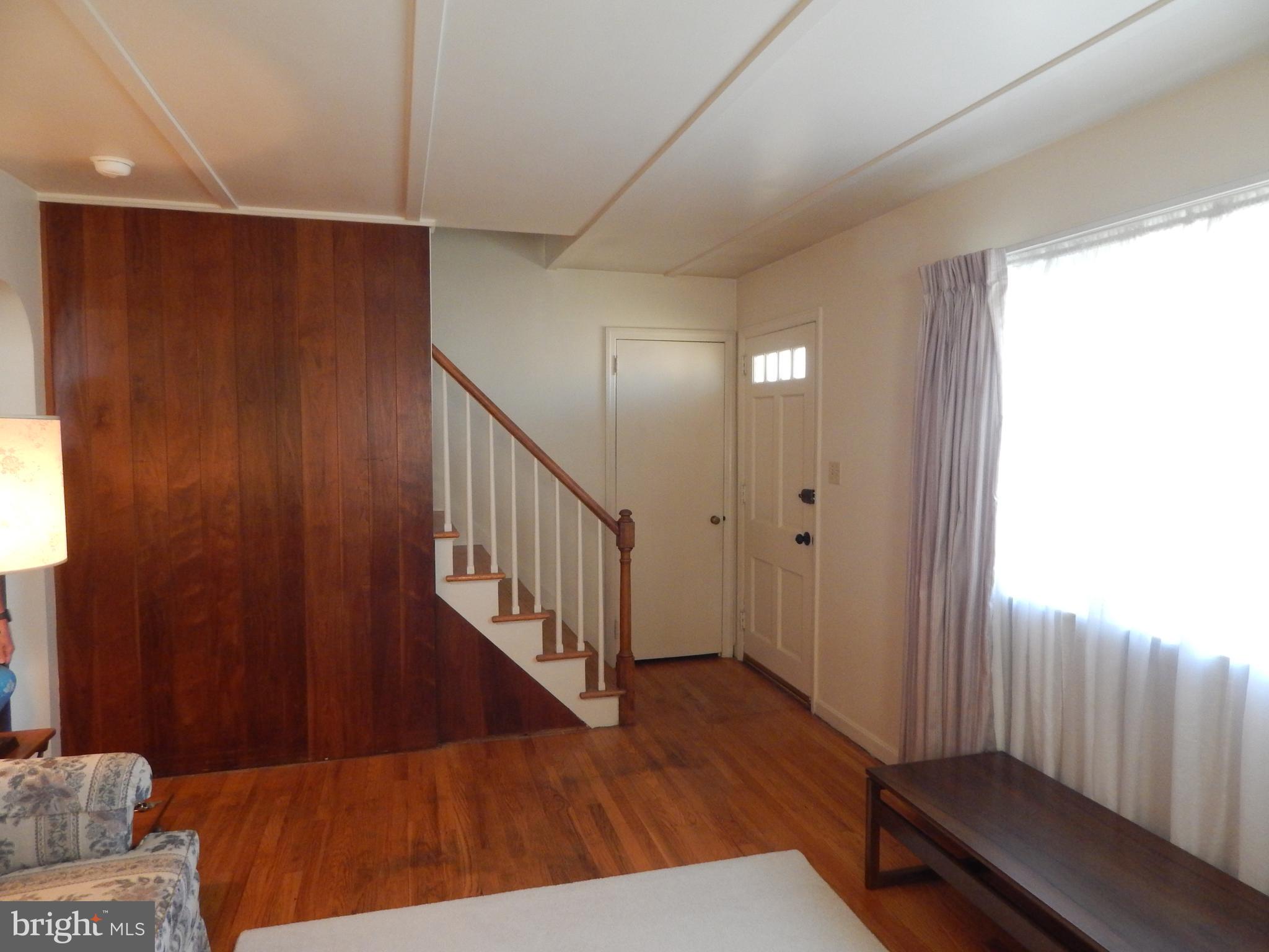 3 Alton Road Hamilton, NJ 08619 - Photo 8 of 44 LIVING ROOM Entrance