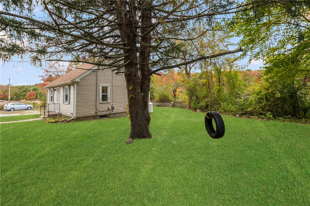 4717 Flat River Road Coventry, RI 02827 - Photo 6 of 28
