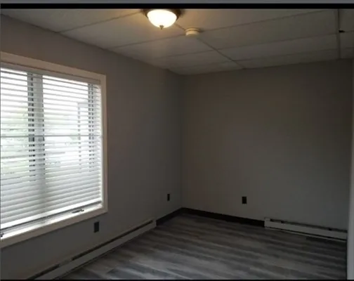 $1,700 | 2 Fairlawn Avenue, Unit SUITE 2, Oxford, MA 01540