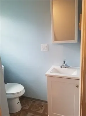 $1,700 | 2 Fairlawn Avenue, Unit SUITE 2, Oxford, MA 01540