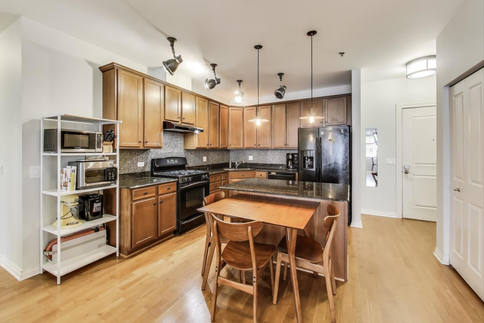 5556 North Sheridan Road, Unit 306 Chicago, IL 60640 - Photo 5 of 27
