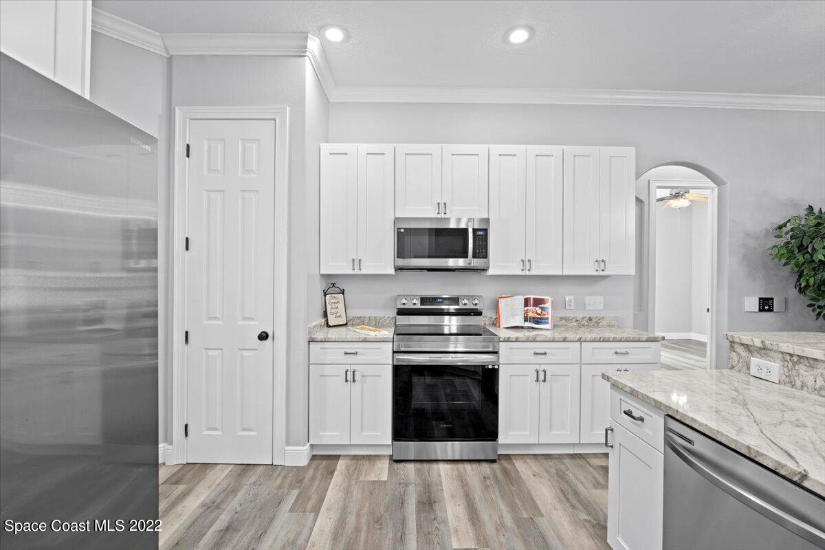 1090 Emerald Road Southeast Palm Bay, FL 32909 - Photo 8 of 26 09-DSC01393