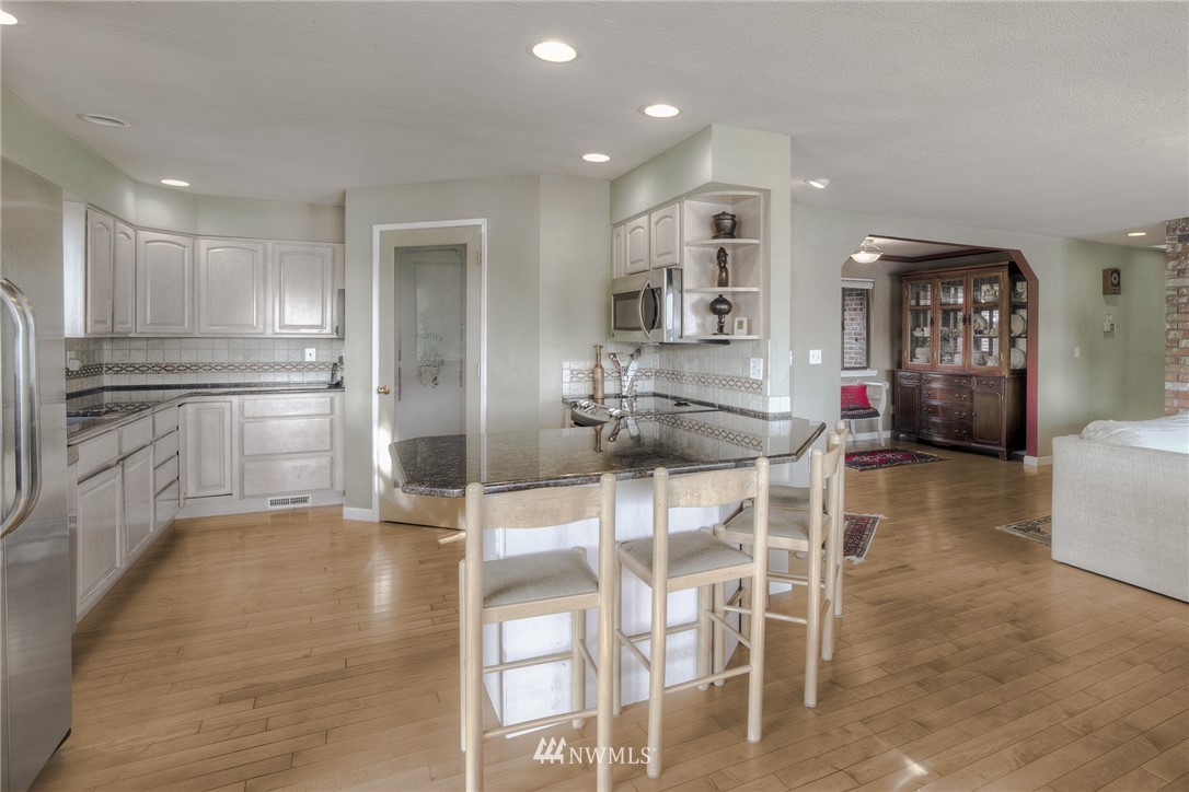 5660 East Grapeview Loop Road Allyn, WA 98524 - Photo 11 of 40 Gallery Image 11