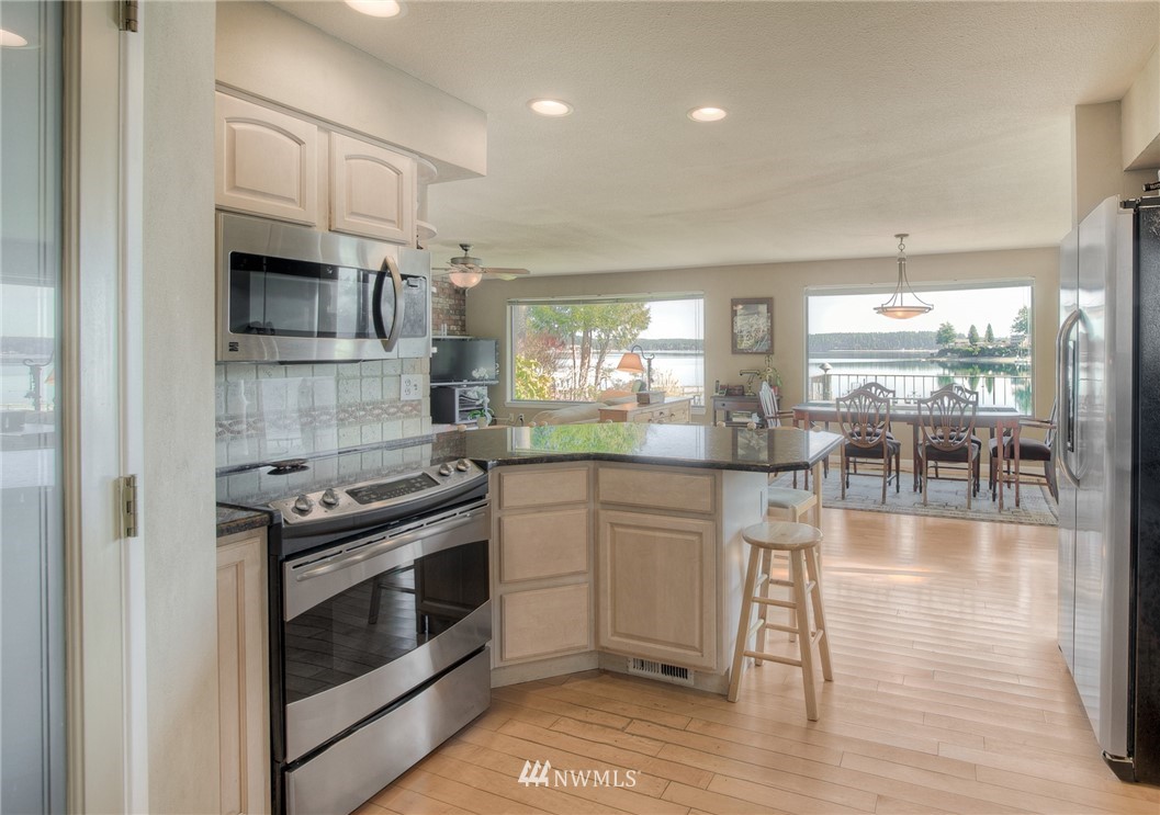 5660 East Grapeview Loop Road Allyn, WA 98524 - Photo 12 of 40 Gallery Image 12