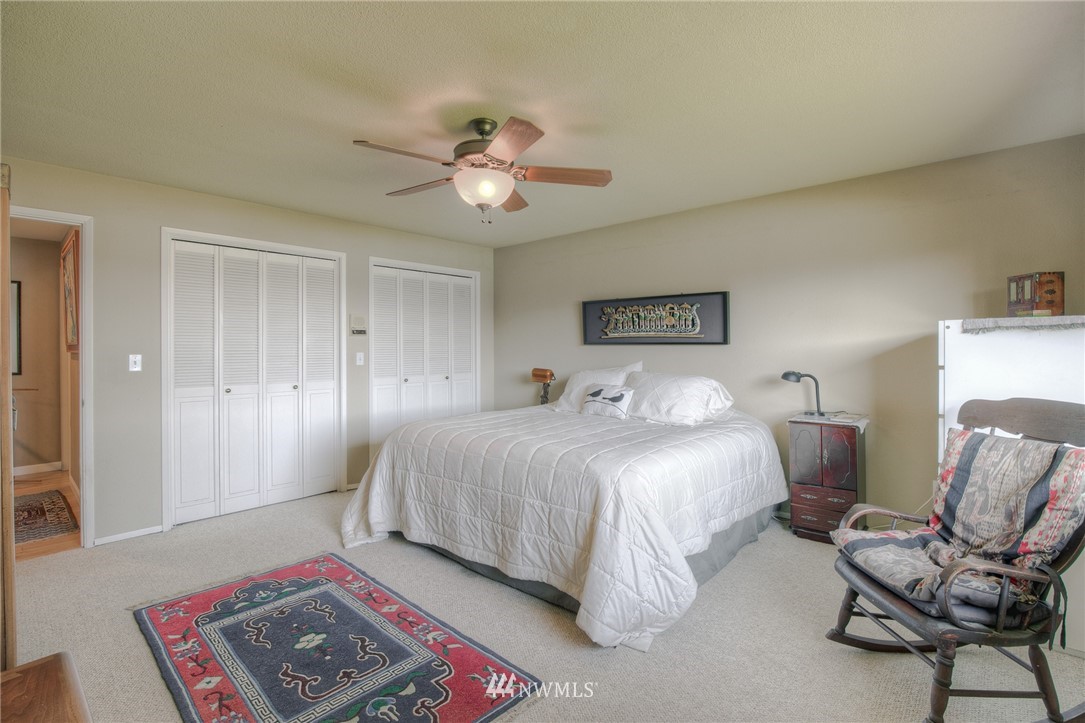 5660 East Grapeview Loop Road Allyn, WA 98524 - Photo 15 of 40 Gallery Image 15