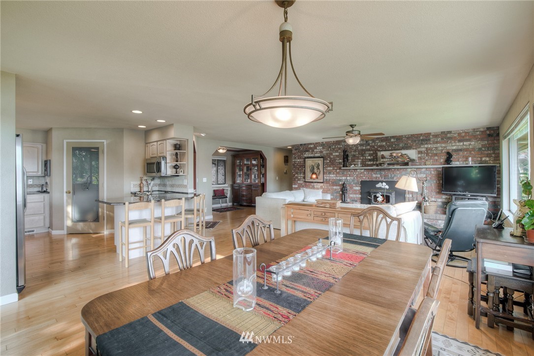 5660 East Grapeview Loop Road Allyn, WA 98524 - Photo 9 of 40 Gallery Image 9