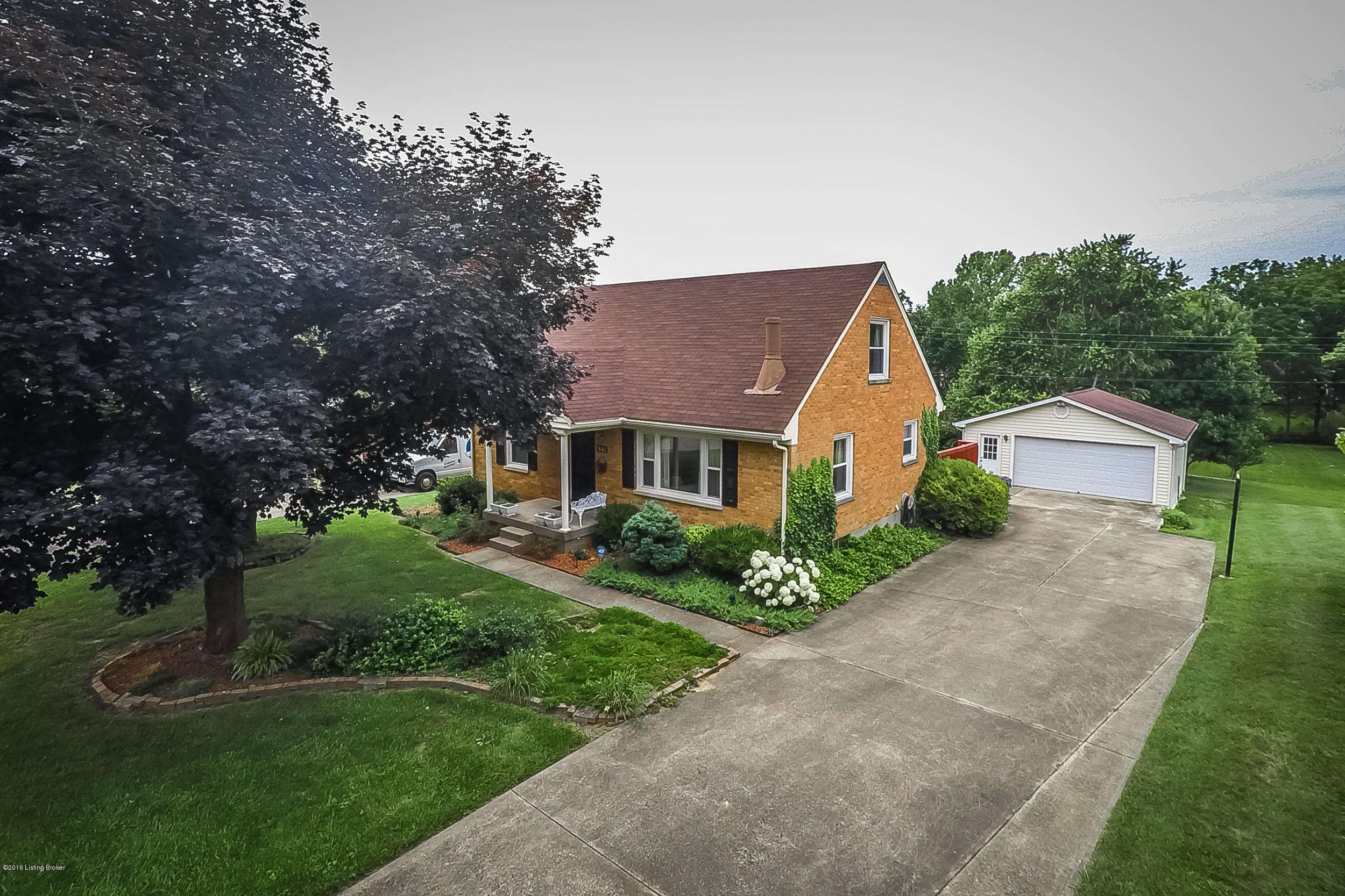 5101 Dee Road Louisville, KY 40219 - Photo 2 of 50 2