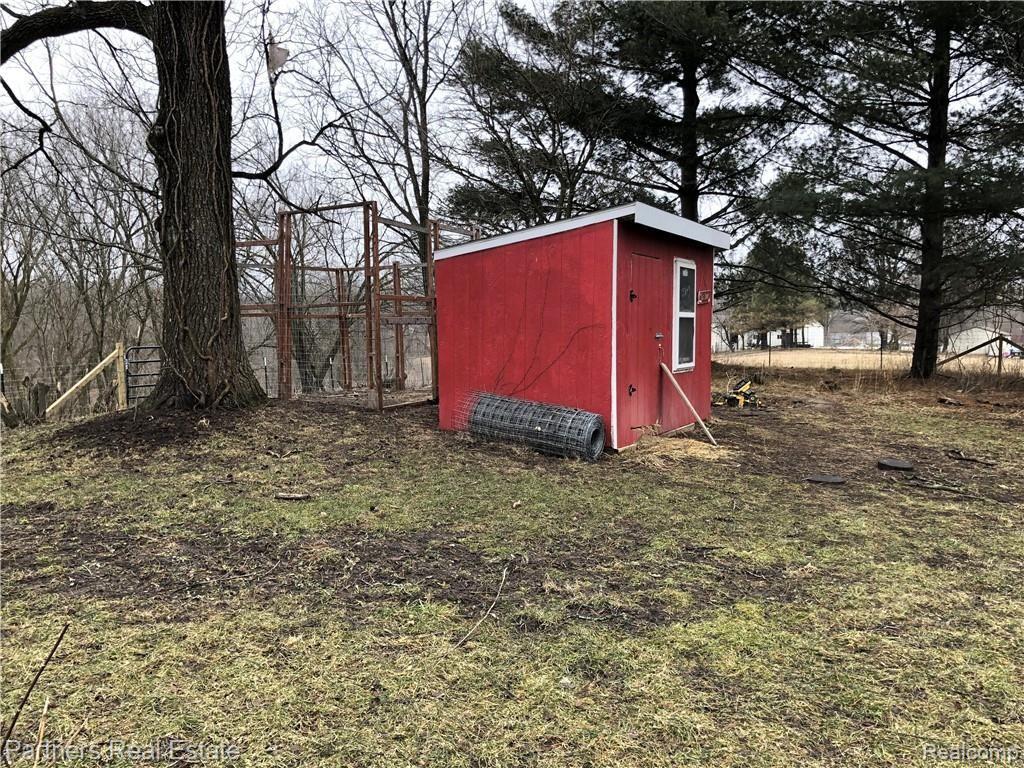 8723 Antcliff Road Howell, MI 48855 - Photo 6 of 47 20.