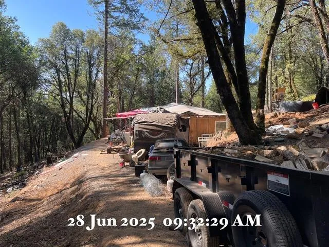 a view of a dinning table and chairs in patio