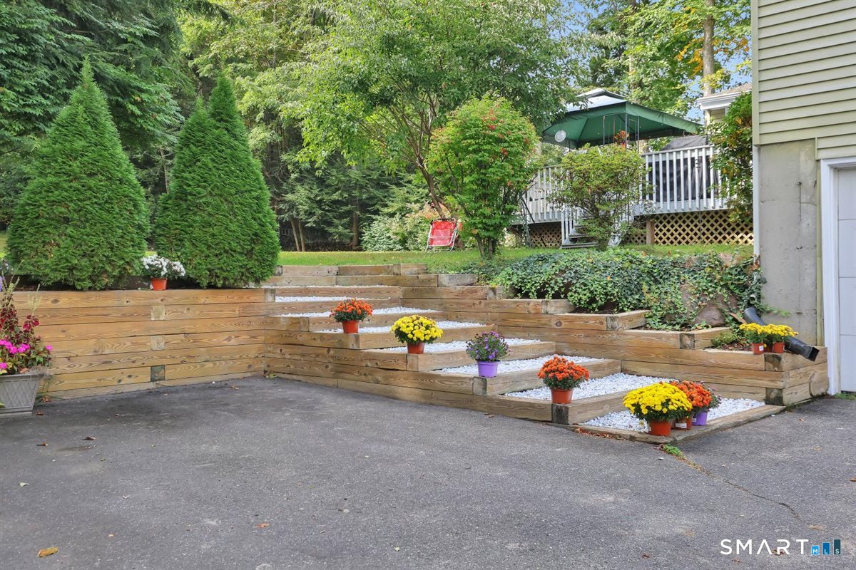 21 Silversmith Road Farmington, CT 06085 - Photo 23 of 30 Stairs leading to back yard