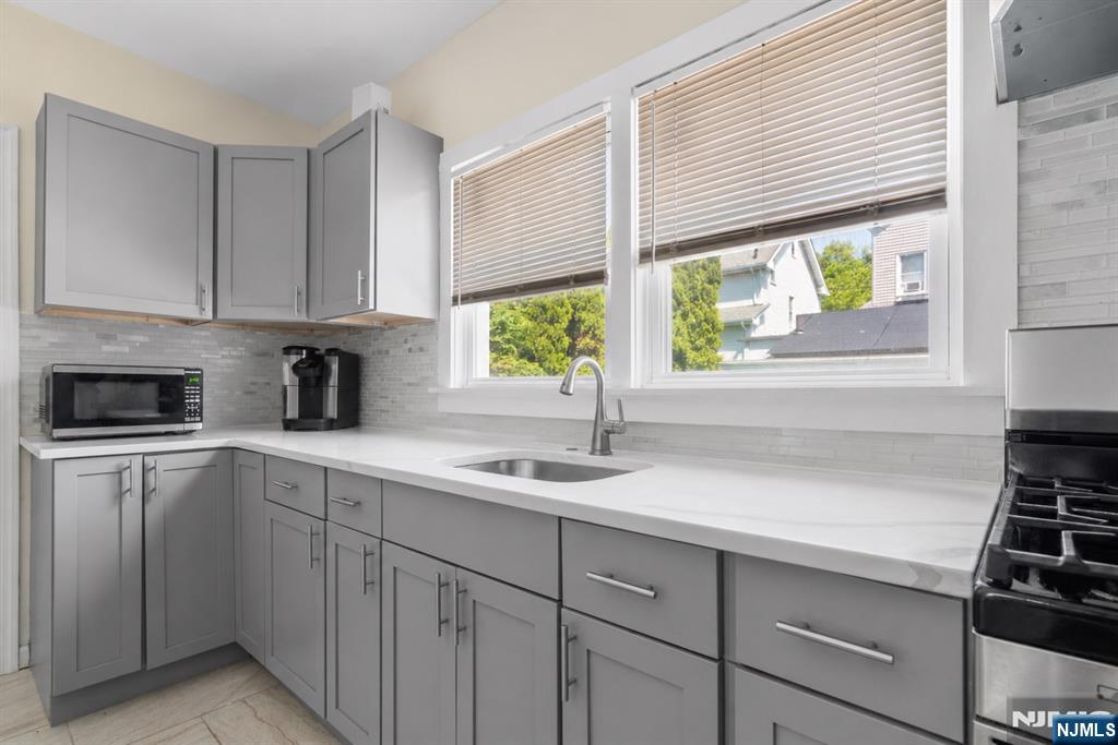 9 Sycamore Street Bloomfield, NJ 07003 - Photo 10 of 34