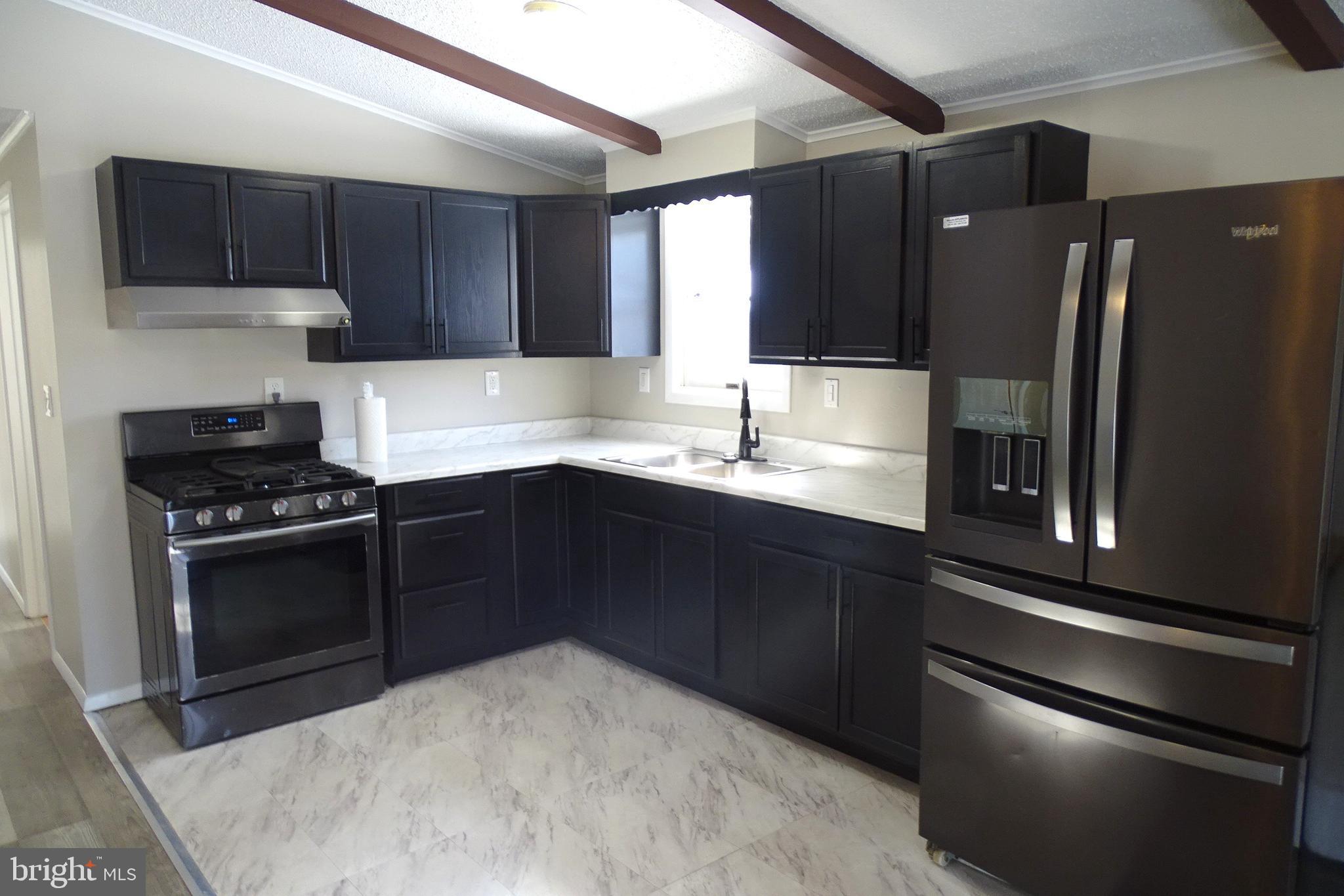 329 Longview Road Boyertown, PA 19512 - Photo 3 of 4