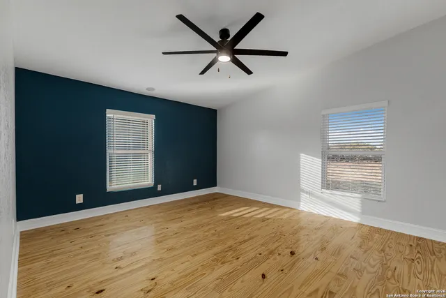 $2,600 | 2925 West Fm 462, Moore, TX 78057