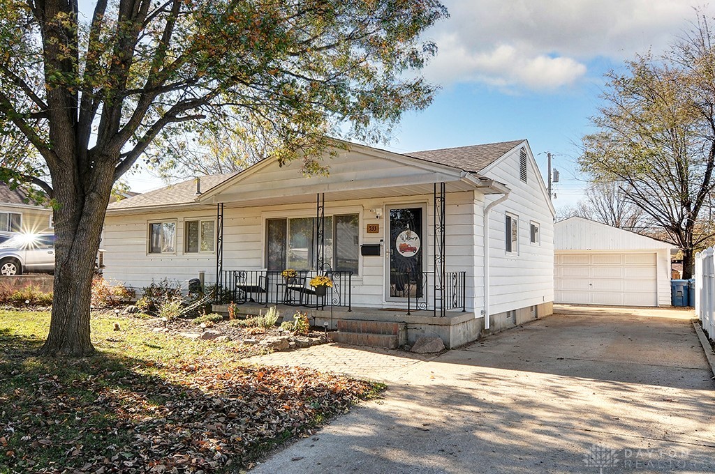 533 Twinning Drive Riverside, OH 45431 - Photo 2 of 32