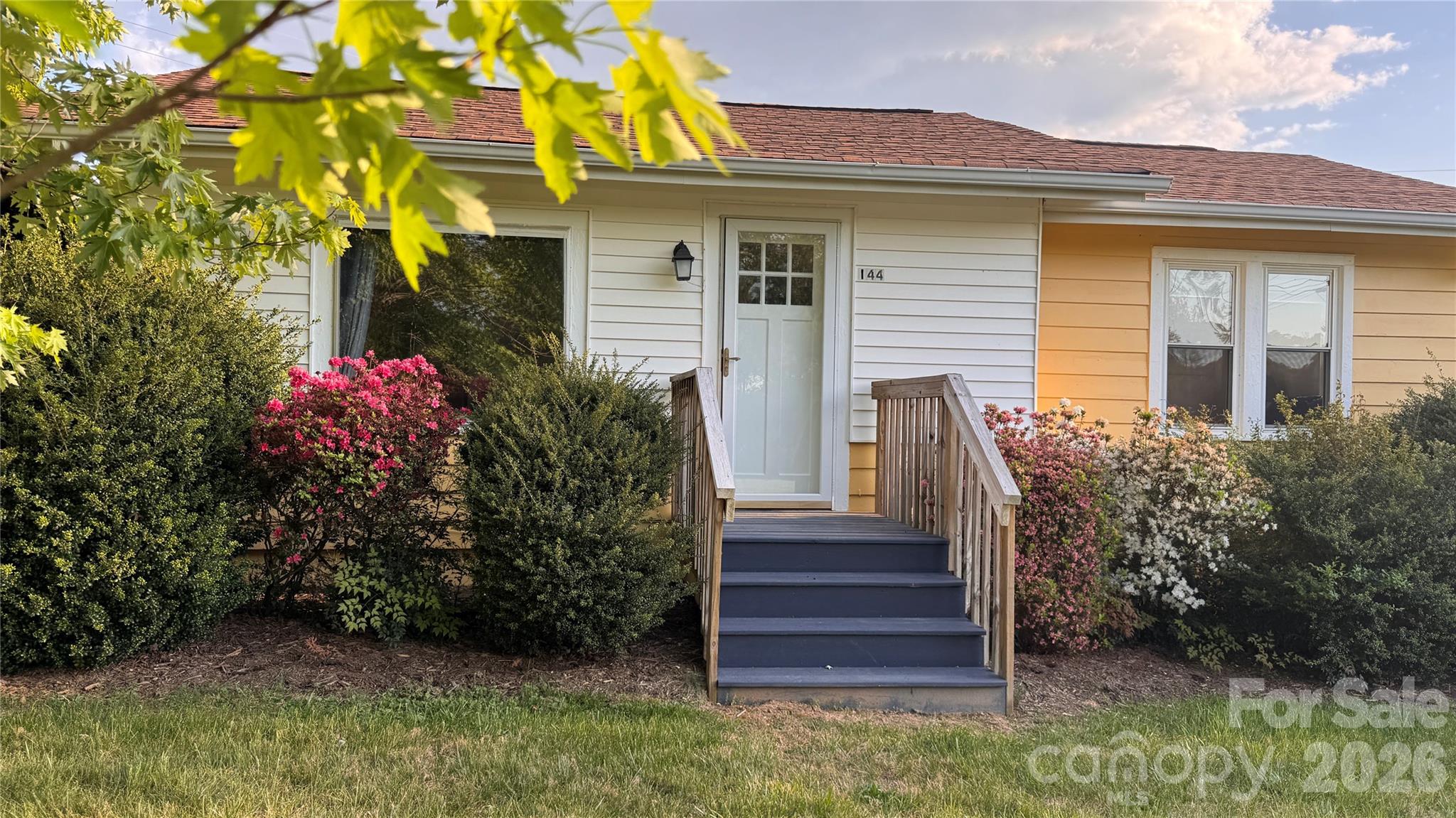 144 Macedonia Road Asheville, NC 28804 - Photo 4 of 37