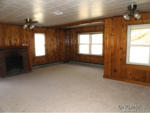 488 Bee Tree Road Swannanoa, NC 28778 - Photo 3 of 23 Gallery Image 3
