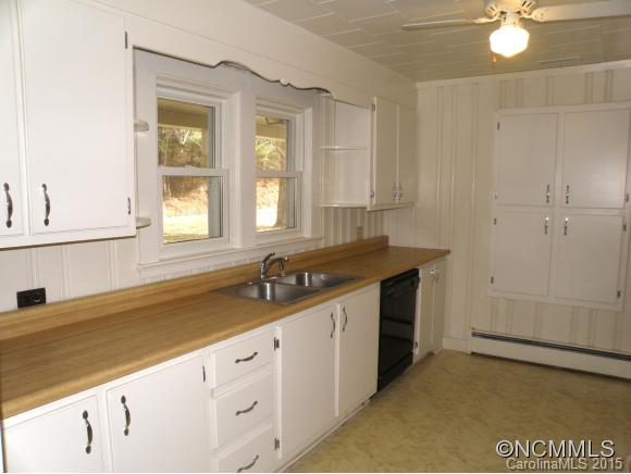 488 Bee Tree Road Swannanoa, NC 28778 - Photo 4 of 23 Gallery Image 4