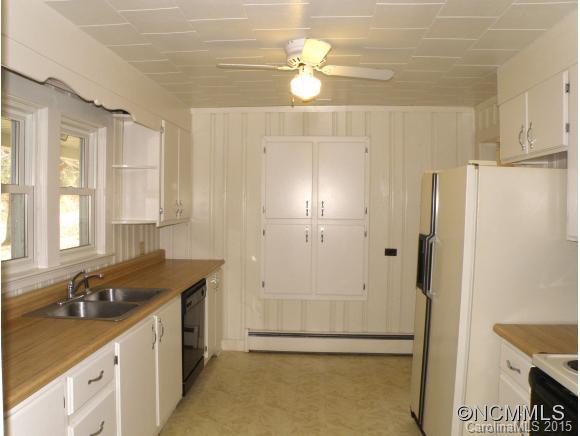 488 Bee Tree Road Swannanoa, NC 28778 - Photo 5 of 23 Gallery Image 5