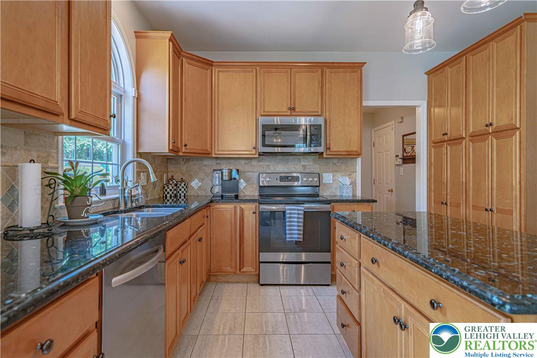 697 Ryan Drive Allentown, PA 18103 - Photo 11 of 48 Gallery Image 11