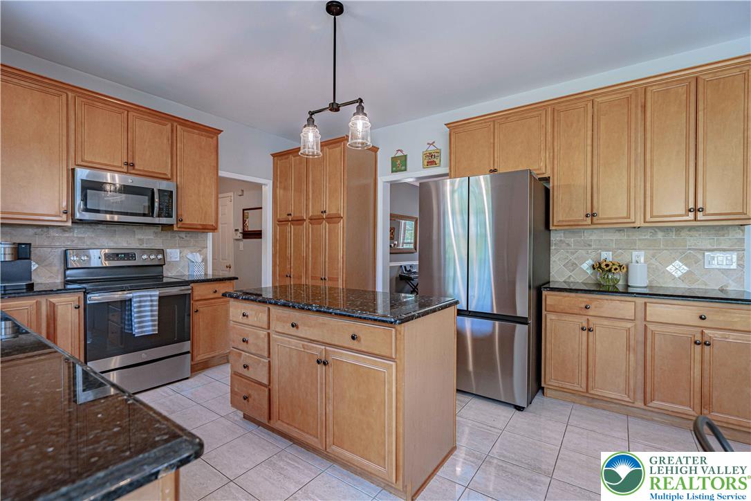 697 Ryan Drive Allentown, PA 18103 - Photo 10 of 48 Gallery Image 10