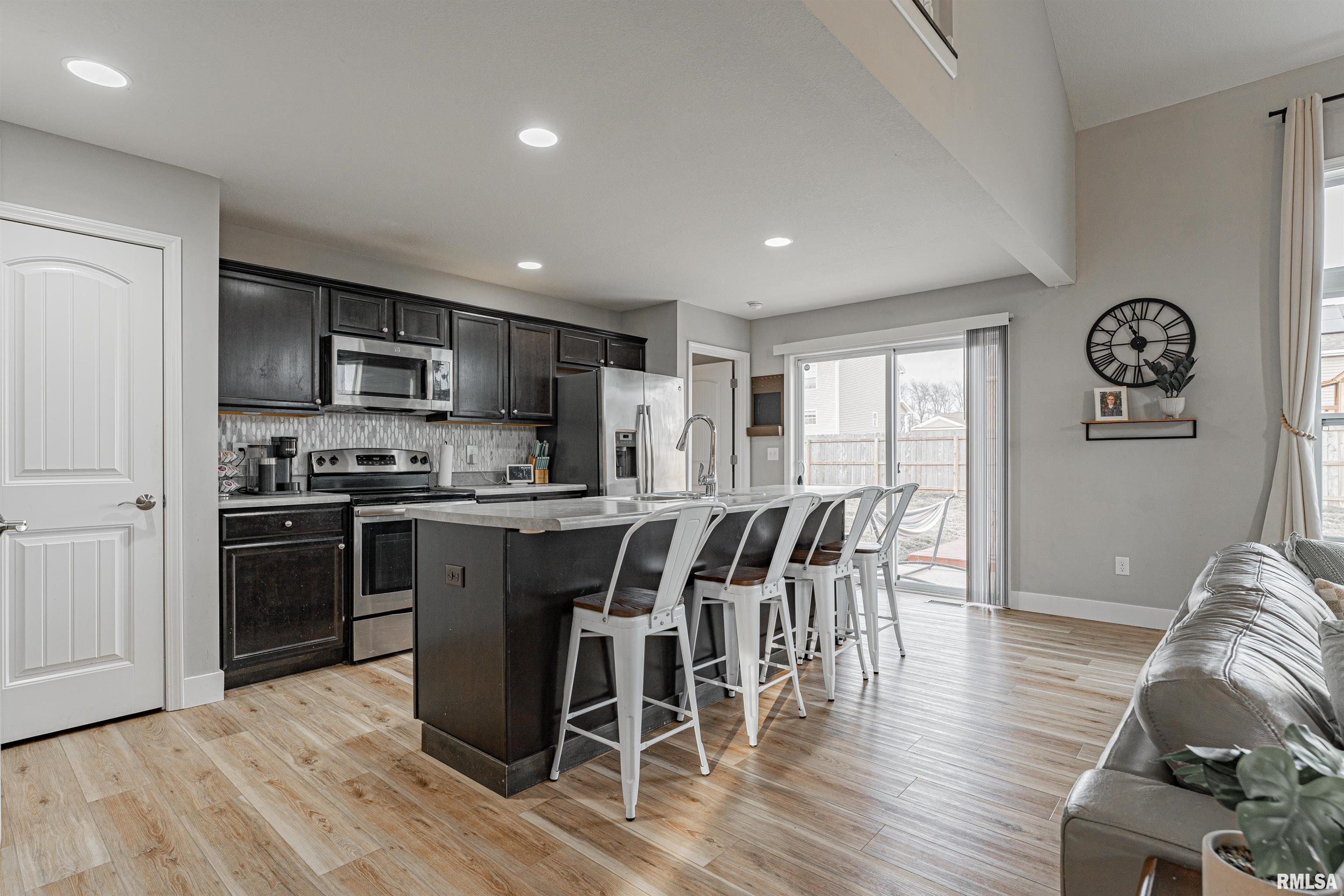 2914 Bardwell Road Bloomington, IL 61704 - Photo 16 of 45 Gallery Image 16