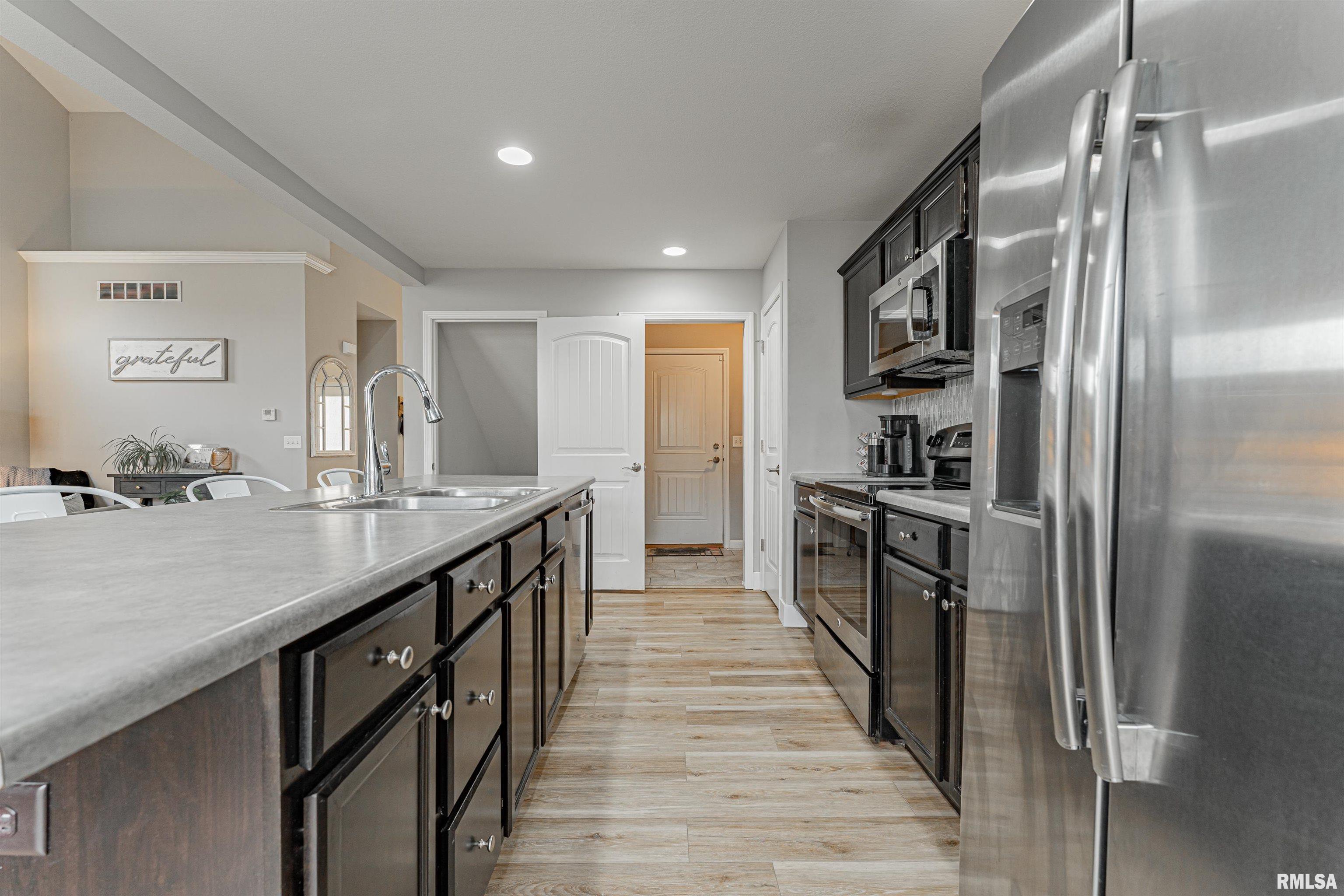 2914 Bardwell Road Bloomington, IL 61704 - Photo 18 of 45 Gallery Image 18