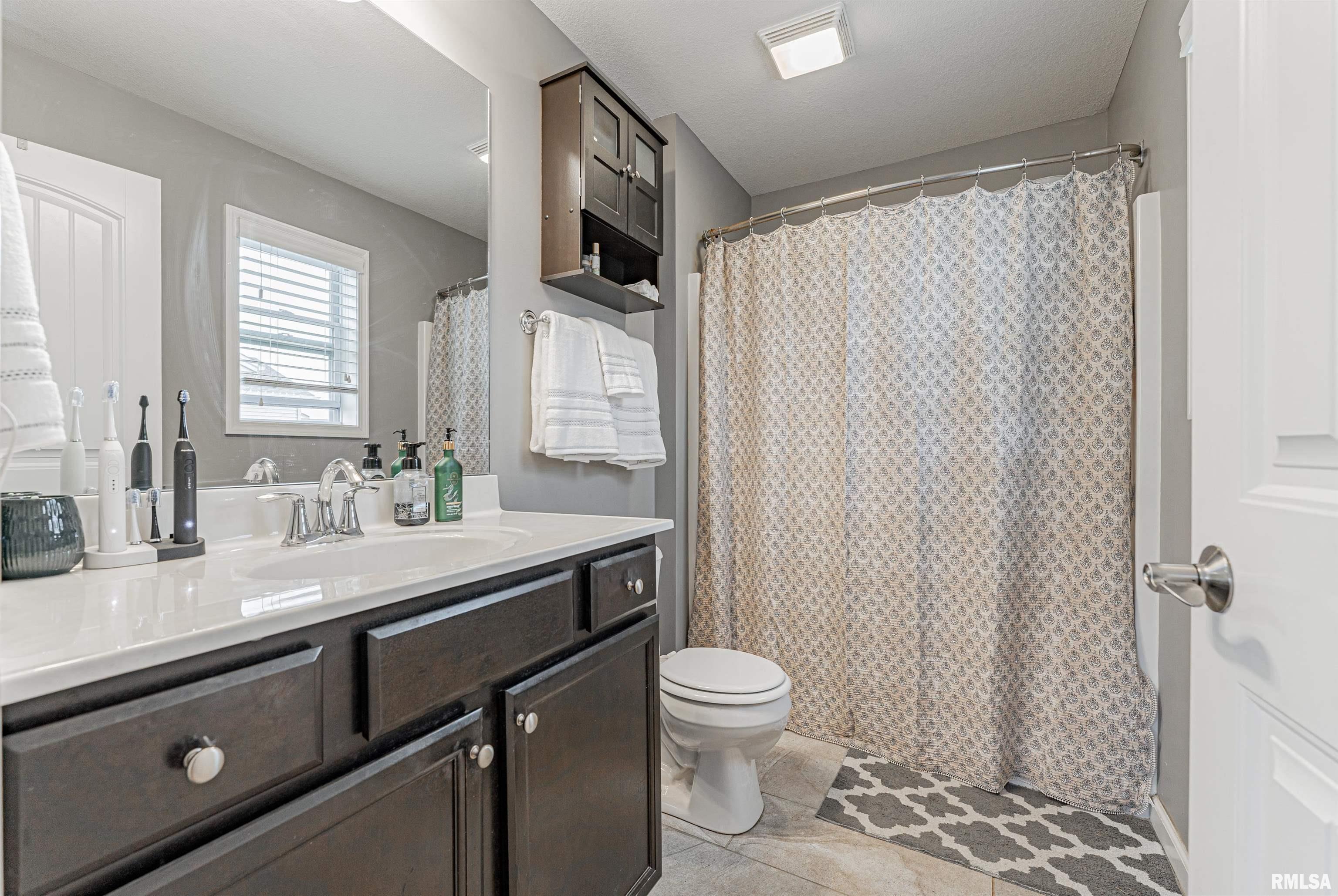 2914 Bardwell Road Bloomington, IL 61704 - Photo 23 of 45 Gallery Image 23