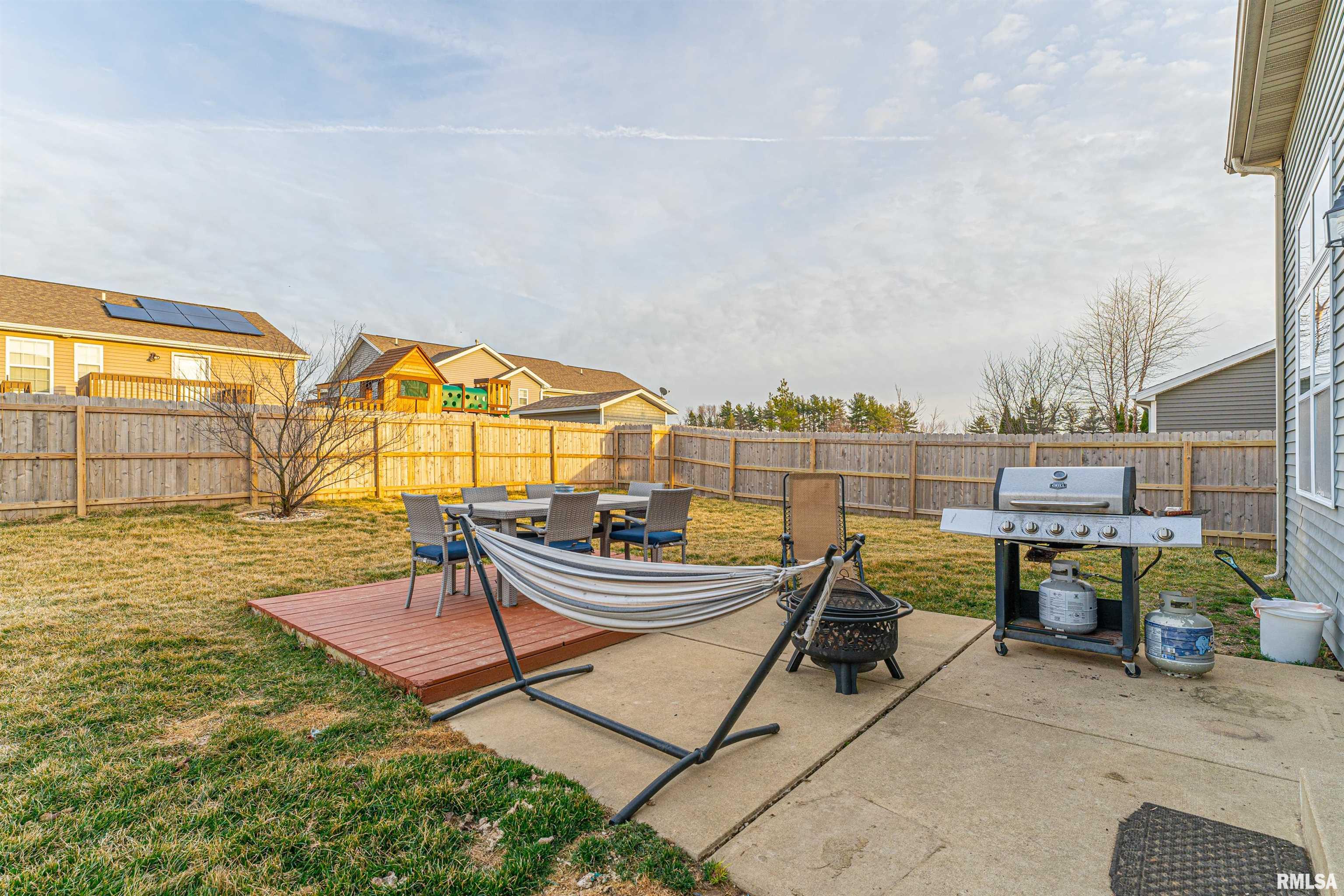 2914 Bardwell Road Bloomington, IL 61704 - Photo 39 of 45 Gallery Image 39
