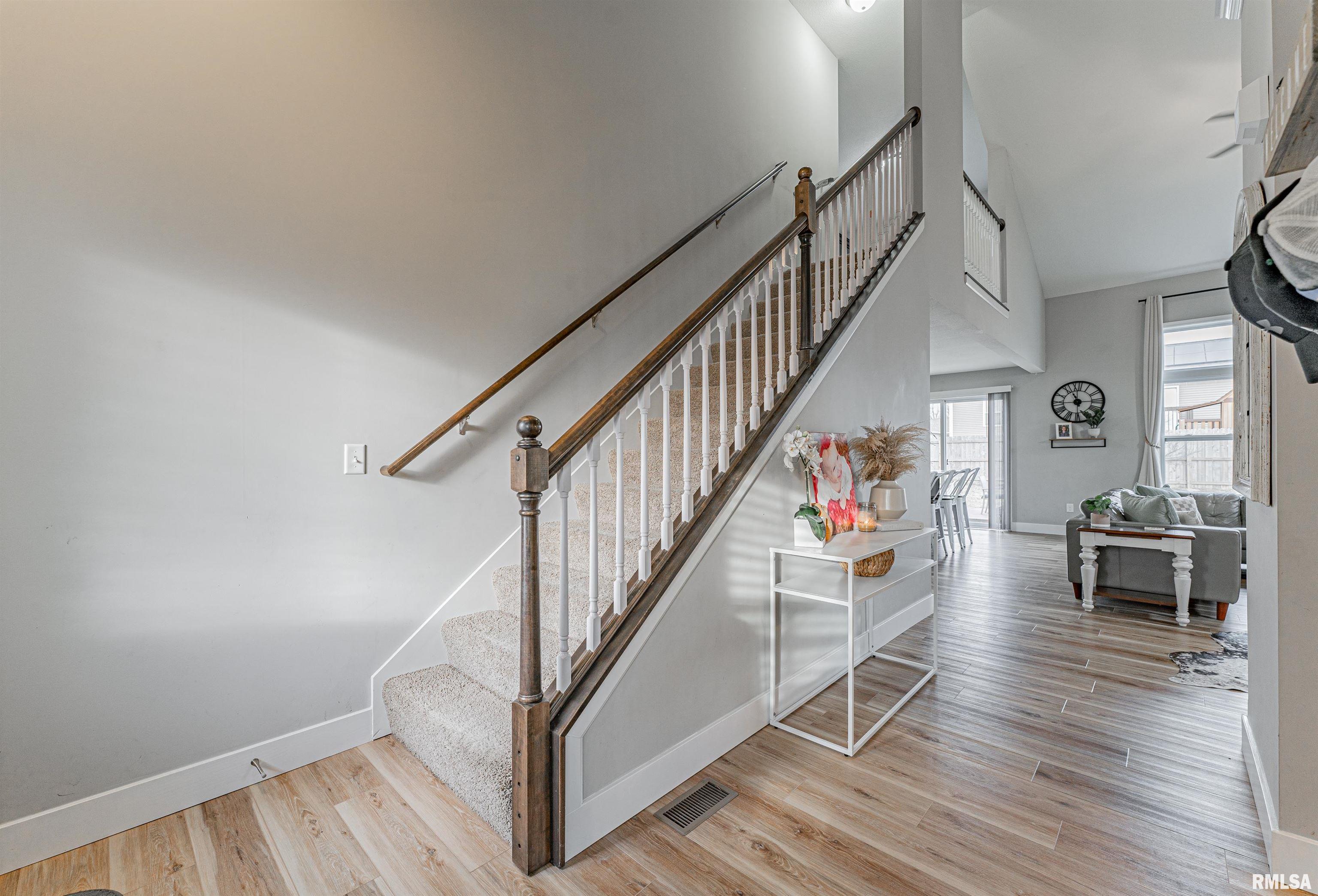 2914 Bardwell Road Bloomington, IL 61704 - Photo 6 of 45 Gallery Image 6
