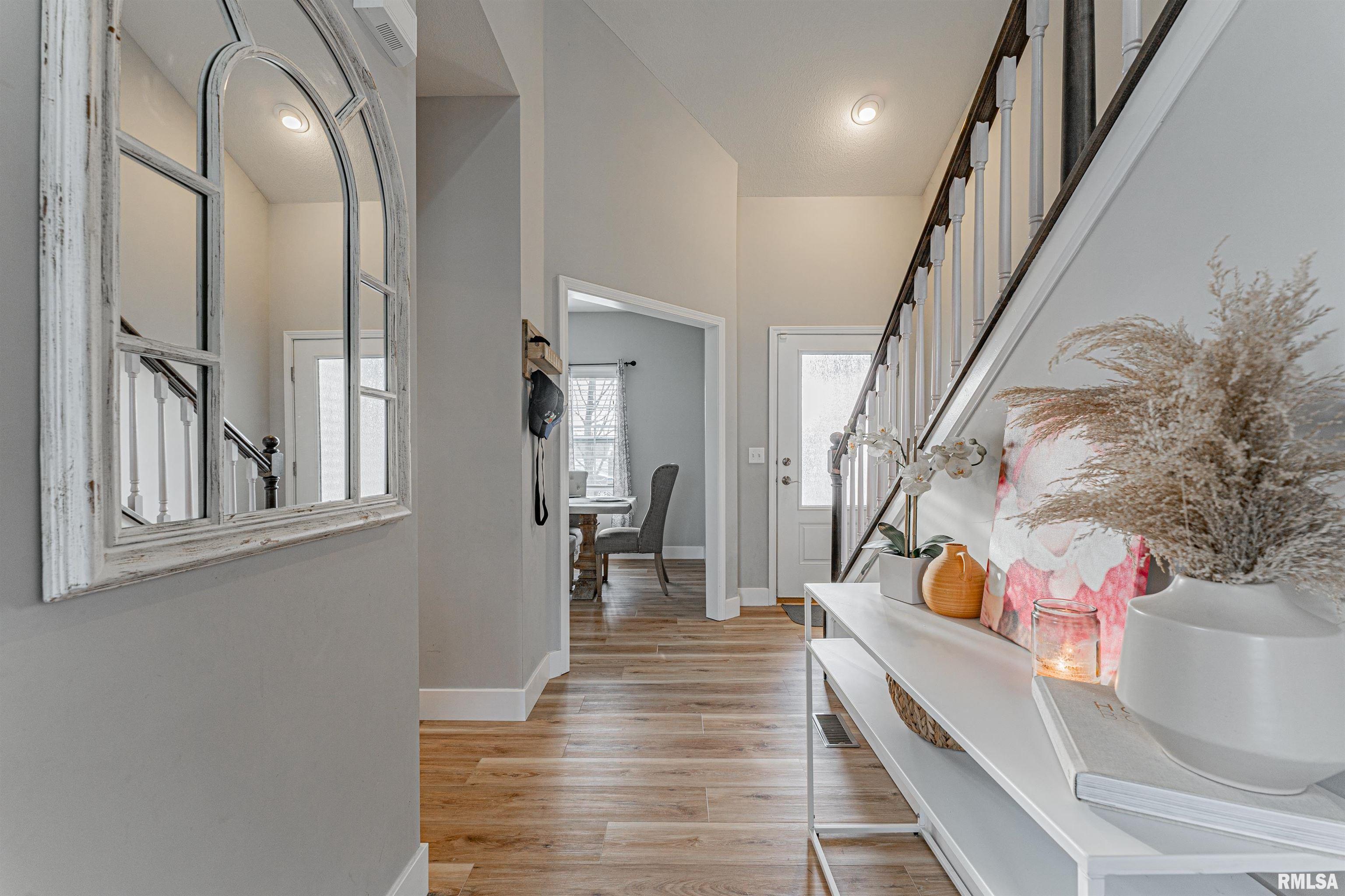 2914 Bardwell Road Bloomington, IL 61704 - Photo 7 of 45 Gallery Image 7