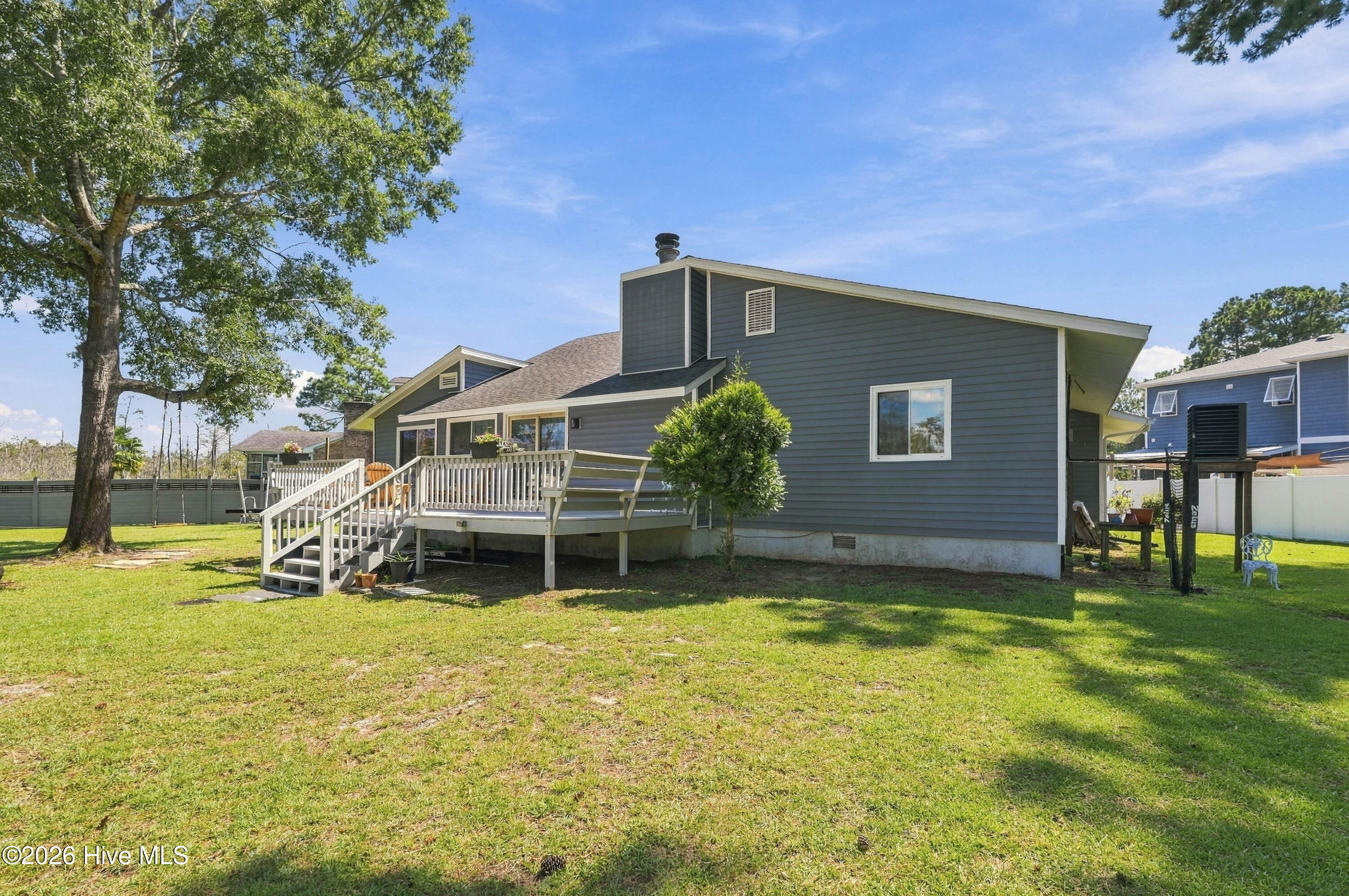 107 Knotline Road New Bern, NC 28562 - Photo 48 of 67 50_back right exterior
