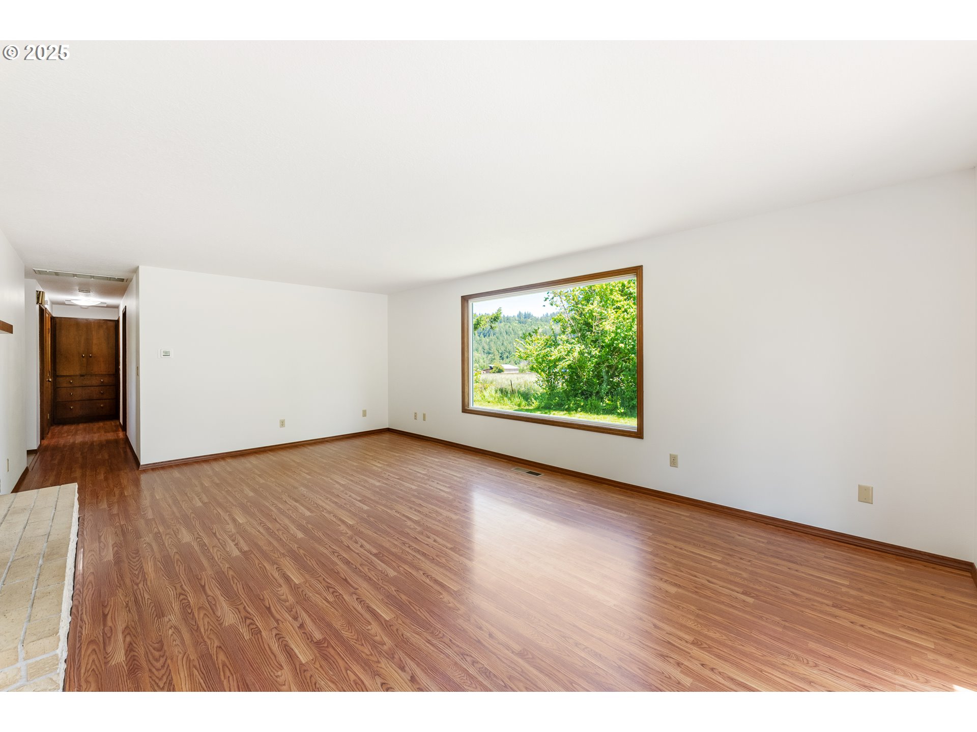 14417 Northwest Springville Road Portland, OR 97229 - Photo 4 of 34 Living Room
