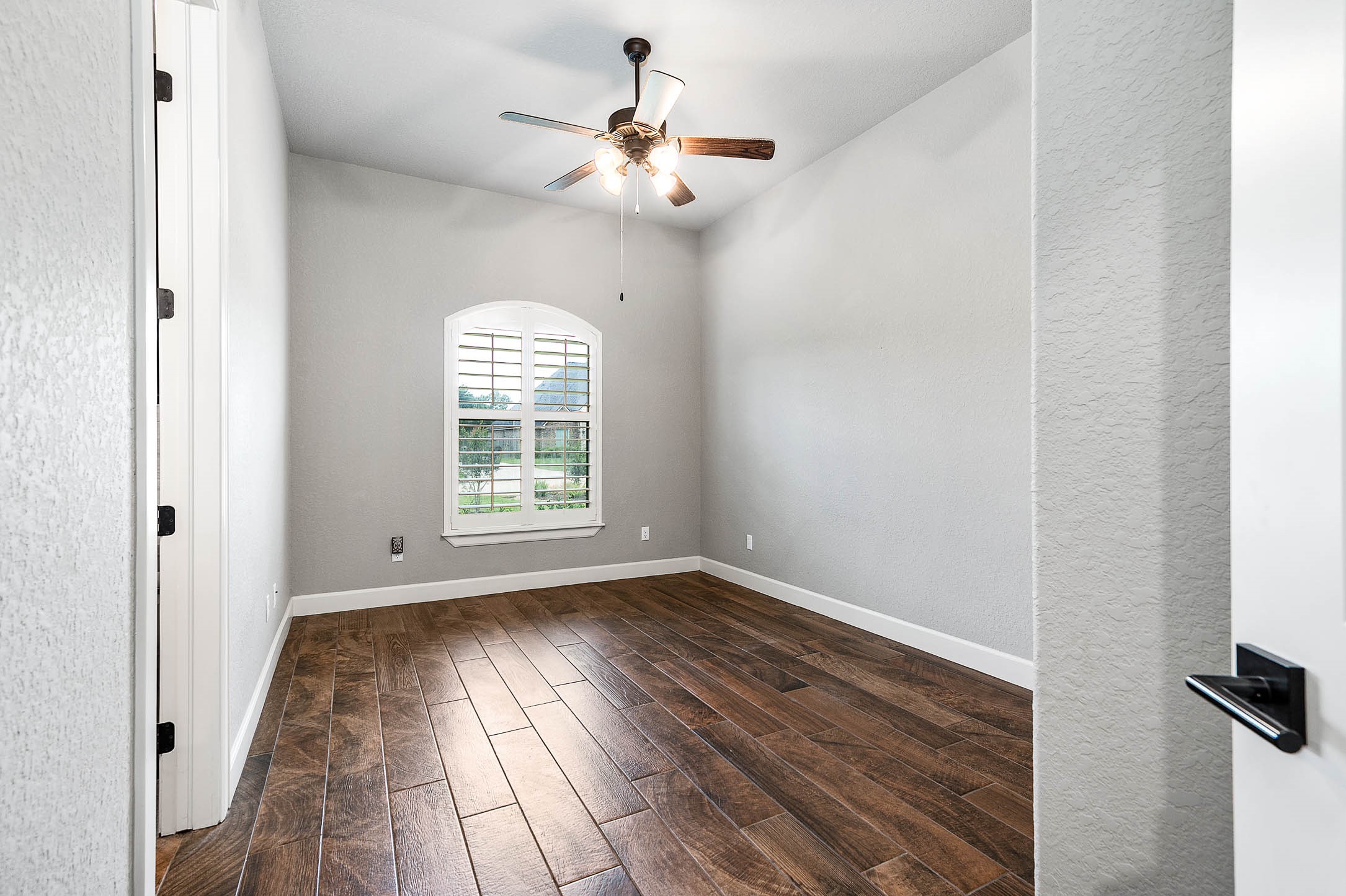 720 Rustic Oaks Drive Angleton, TX 77515 - Photo 21 of 35 Bedroom 3