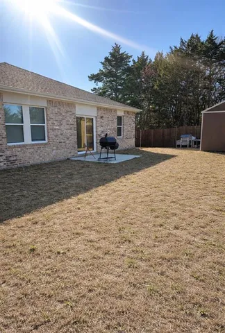 $325,000 | 2437 Frio River Road, Glenn Heights, TX 75154