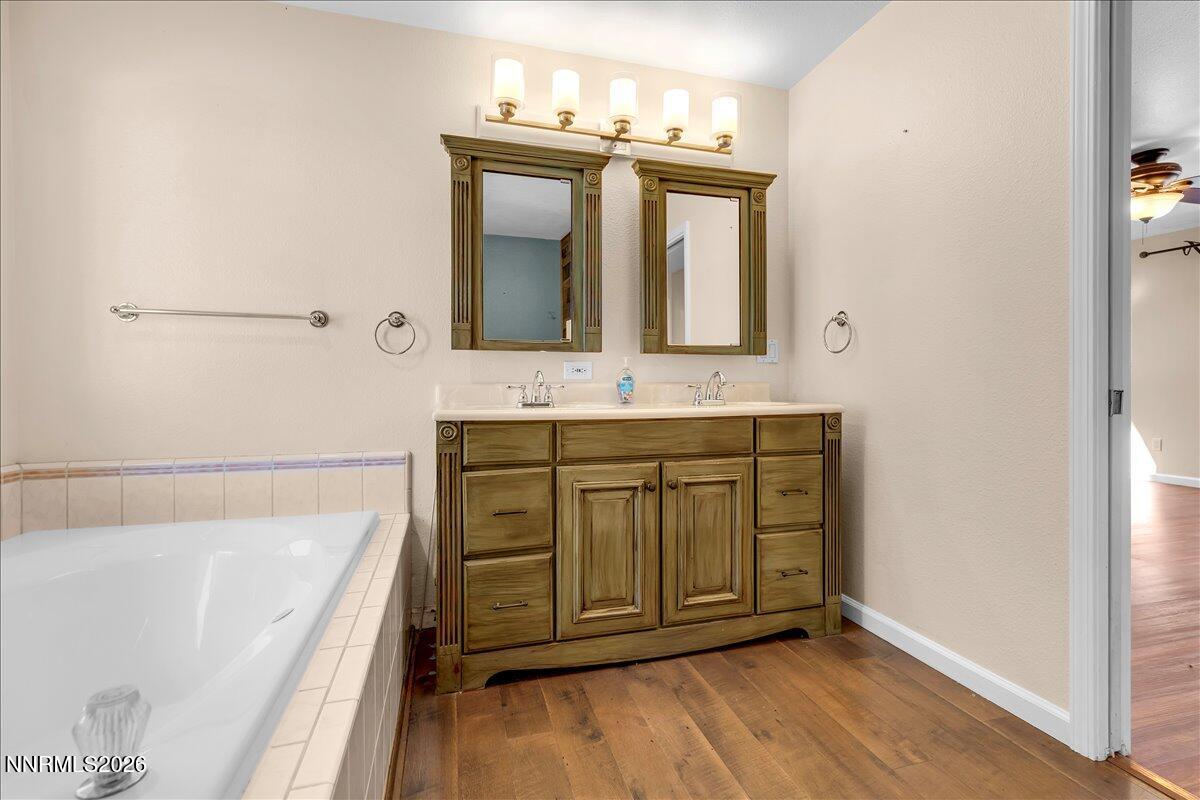 905 Thoroughbred Circle Reno, NV 89508 - Photo 24 of 71 Primary Bathroom