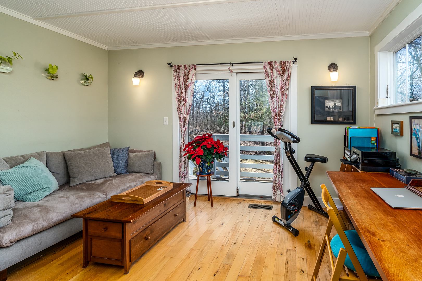 526 Shiloh Road Cobden, IL 62920 - Photo 19 of 59 a living room with furniture and a wooden floor