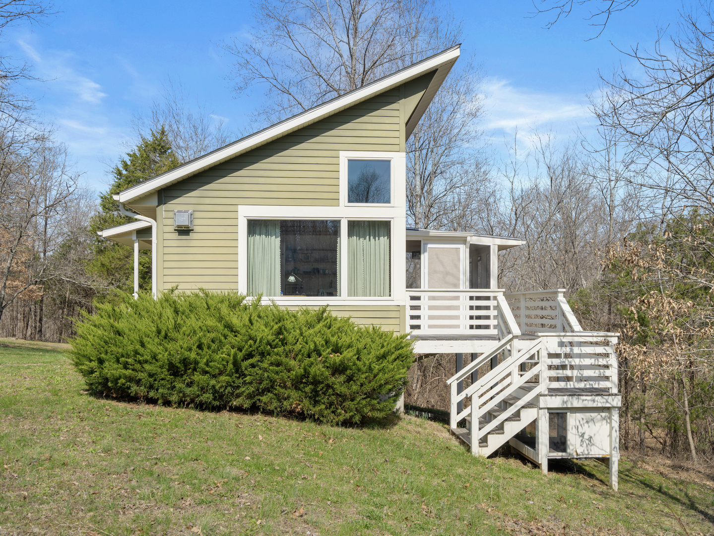 526 Shiloh Road Cobden, IL 62920 - Photo 46 of 59 a view of a house with a yard