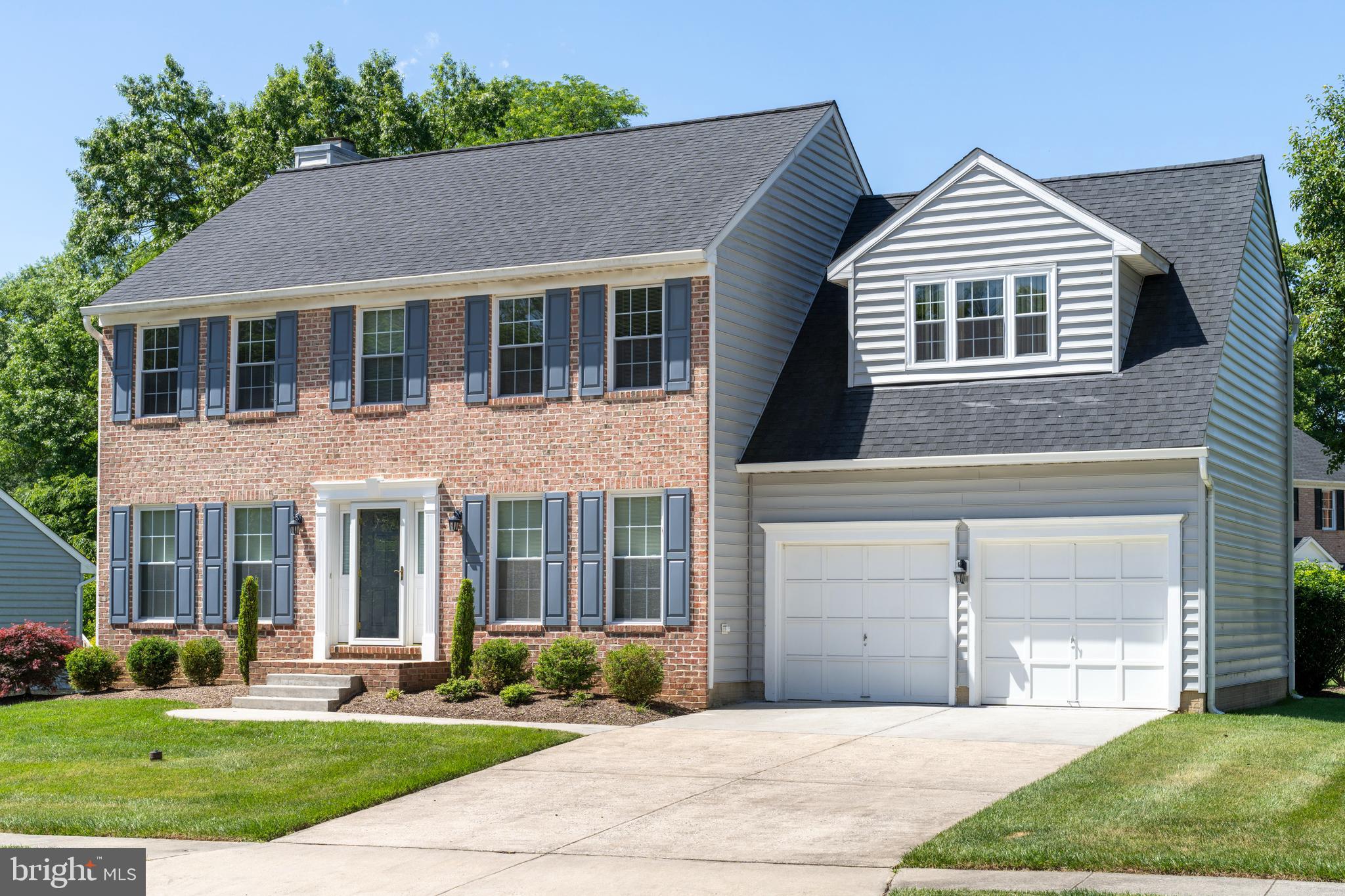 2 Ringleaf Court Cockeysville, MD 21030 - Photo 3 of 34 2 car garage